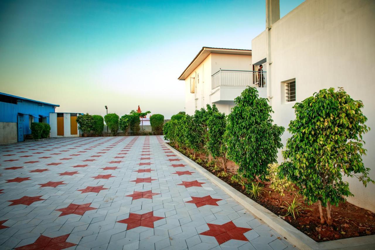 Thai Beach Resort Tiruchchendūr エクステリア 写真